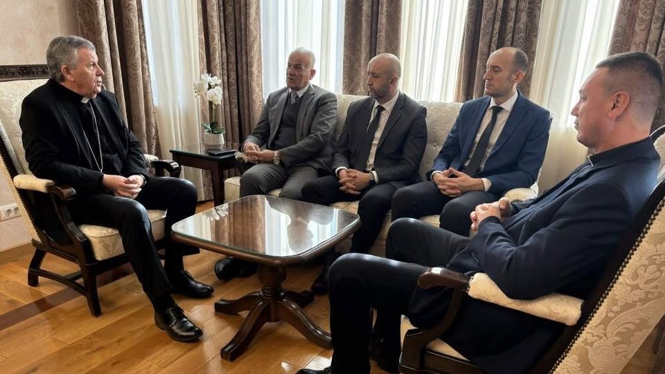 Muftije Smajlović i Hadžić posjetili nadbiskupa Tomu Vukšića