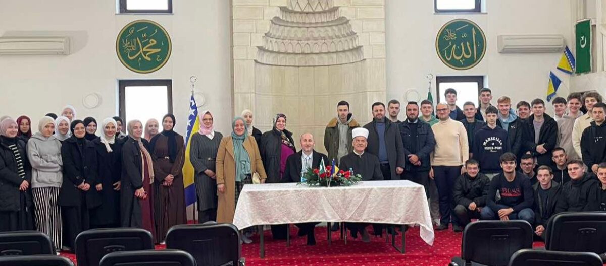 Predramazanski susret muftije Smajlovića sa rukovodstvom, profesorima i učenicima Medrese “Reis Ibrahim-ef. Maglajlić”