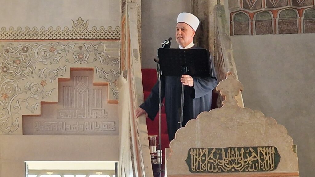 Reisul-ulema: Pamćenje Srebrenice i aktivno djelovanje na sprečavanju zla kula su našeg opstanka na rodnoj grudi